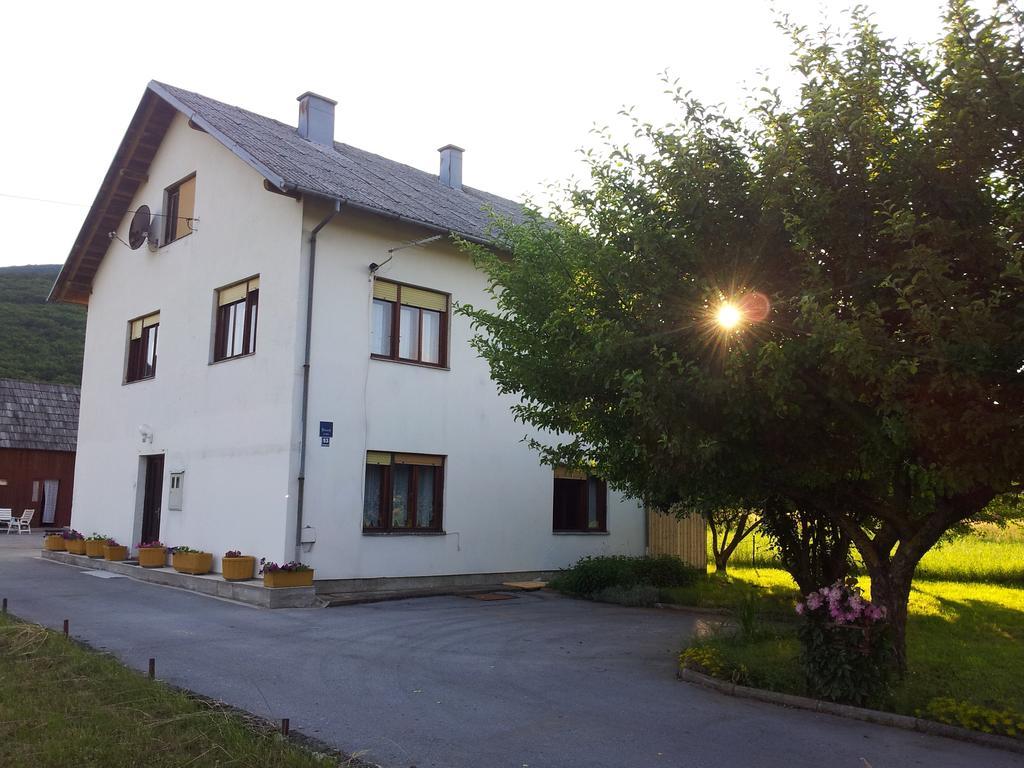 Отель House Petkovic Кореница Экстерьер фото